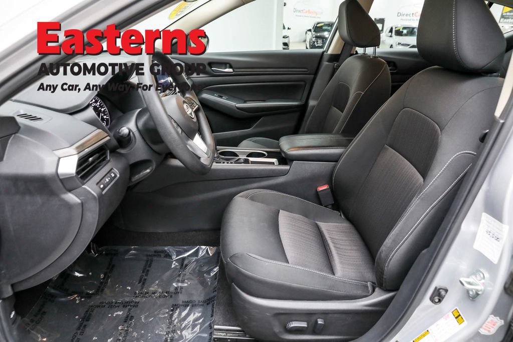 Used 2024 Nissan Altima 2.5 SV image 13