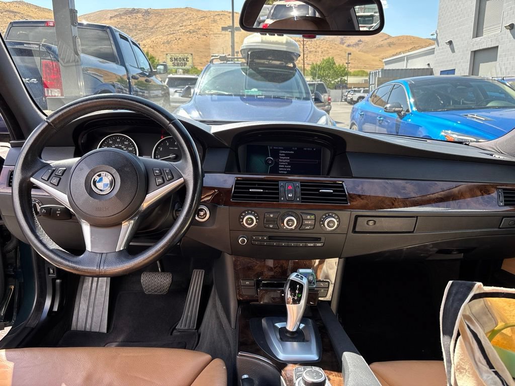 Used 2010 BMW 535i Sedan w/ Sport Pkg RWD image 3