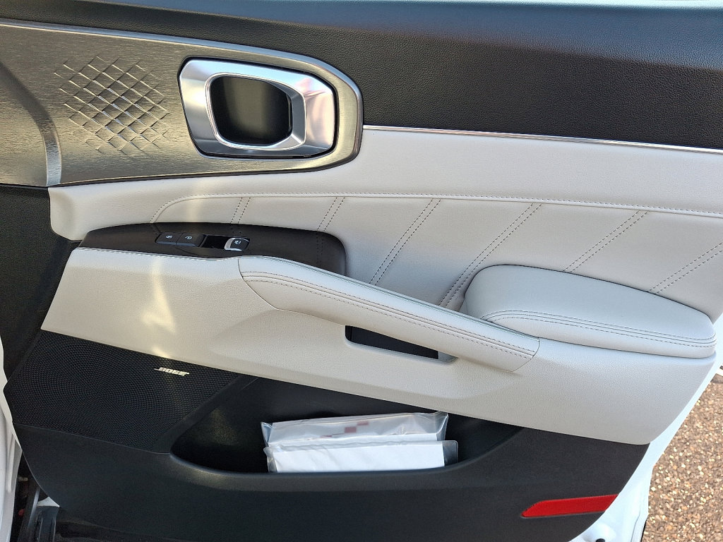 Used 2022 Kia Sorento SX Prestige w/ Panoramic Sunroof Package image 10