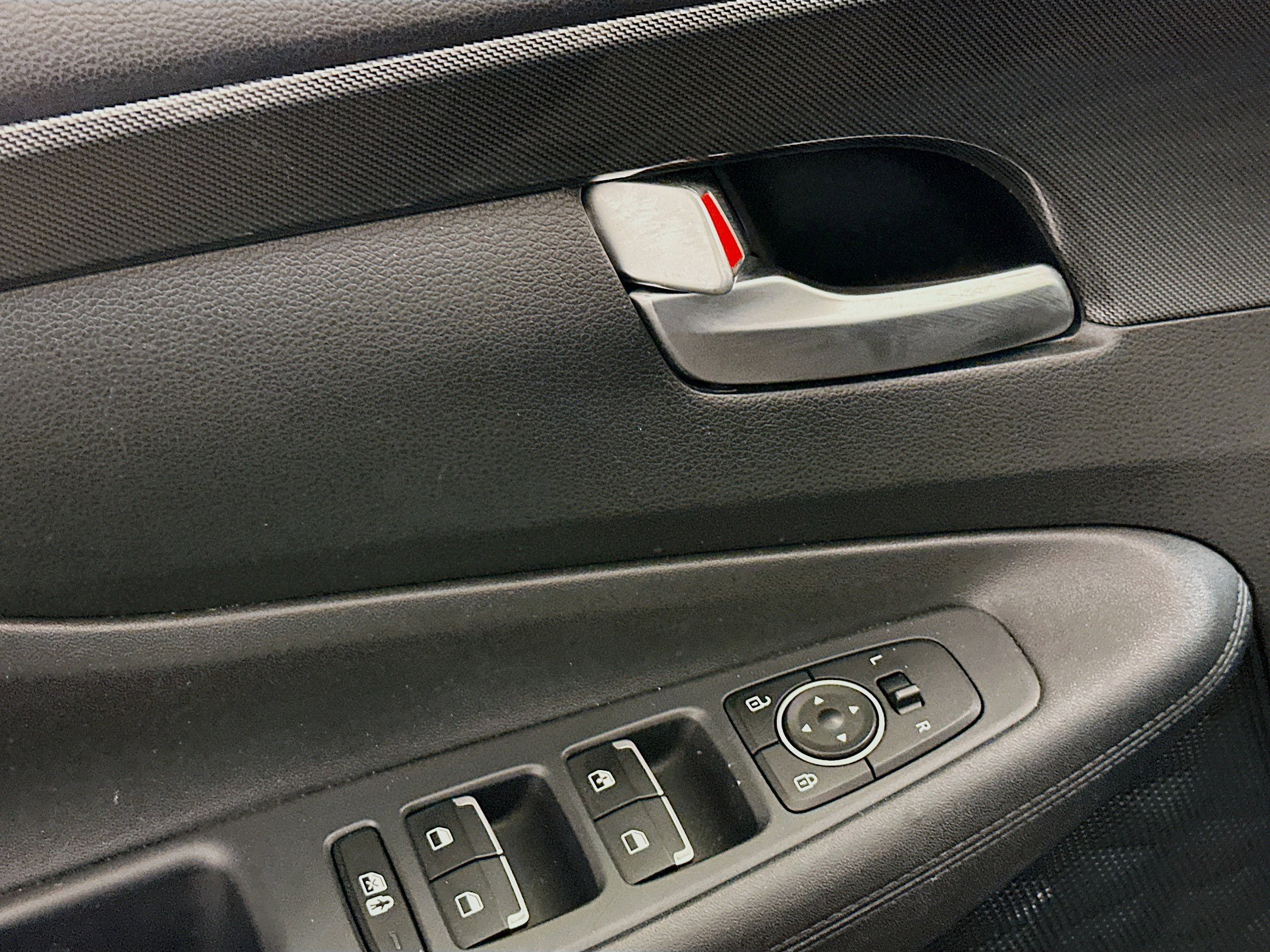 Used 2023 Hyundai Santa Fe SE image 15