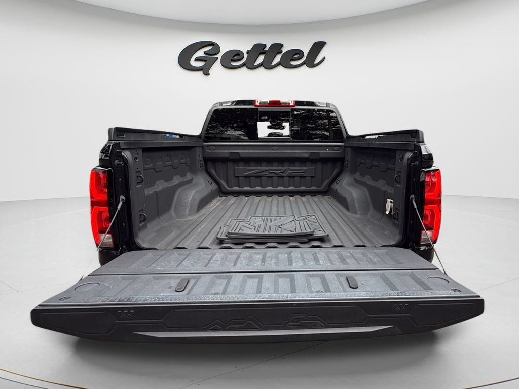 Used 2023 Chevrolet Colorado ZR2 w/ ZR2 Convenience Package III AWD/4WD image 9