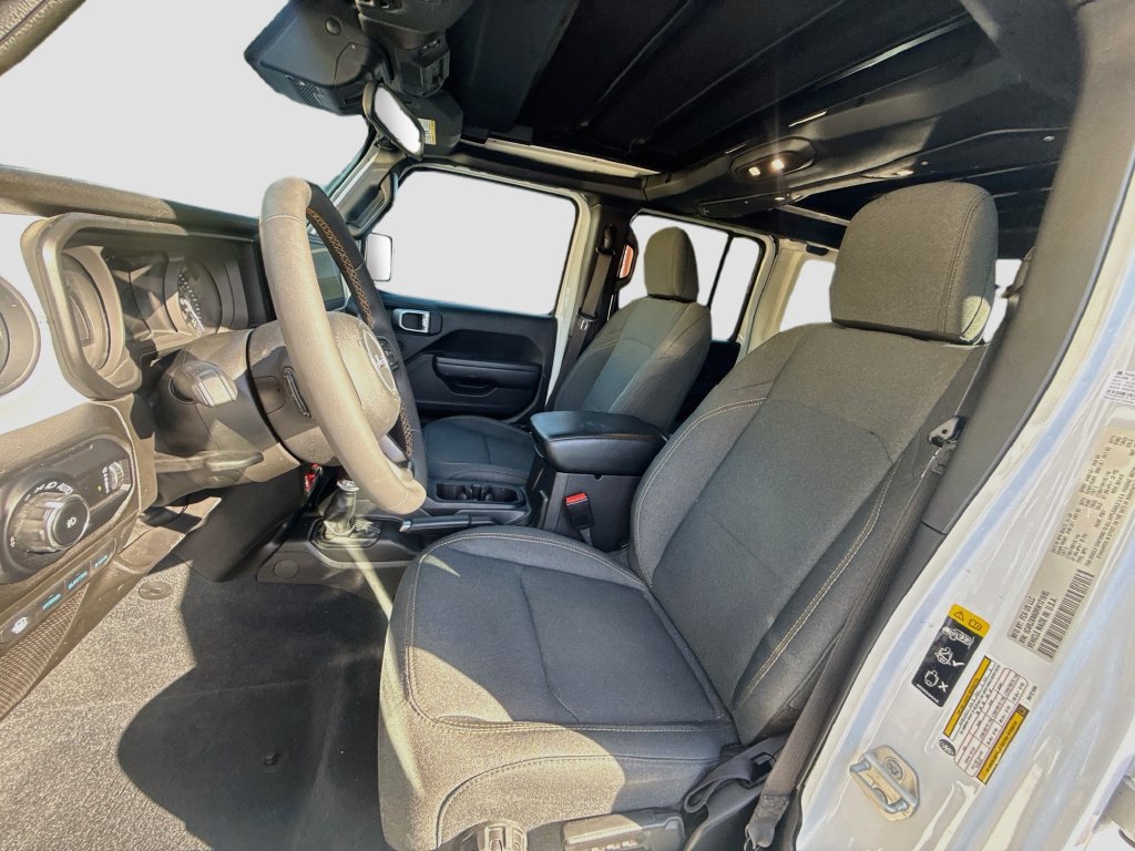 Used 2024 Jeep Wrangler Unlimited AWD/4WD image 23