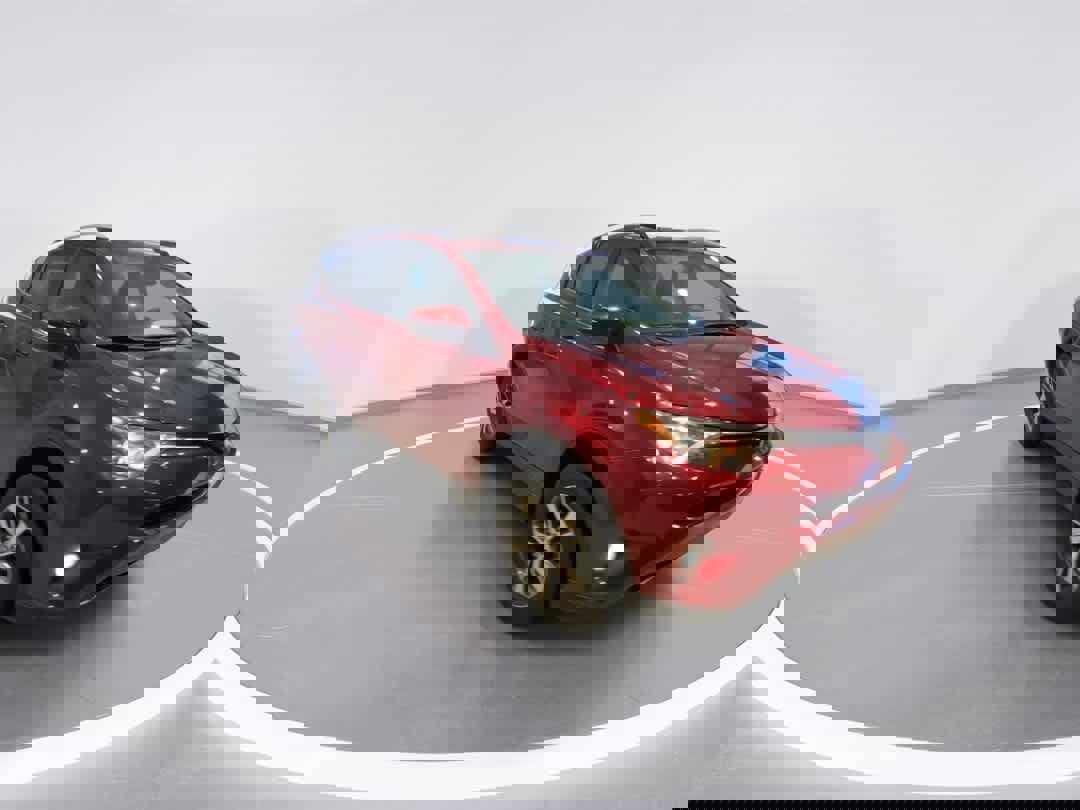 Used 2018 Toyota RAV4 XLE image 2