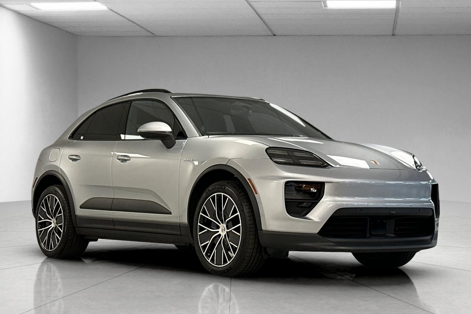 New 2025 Porsche Macan Electric image 10