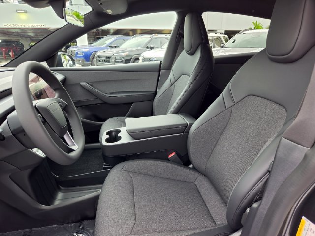 Used 2026 Tesla Model Y 2WD image 18
