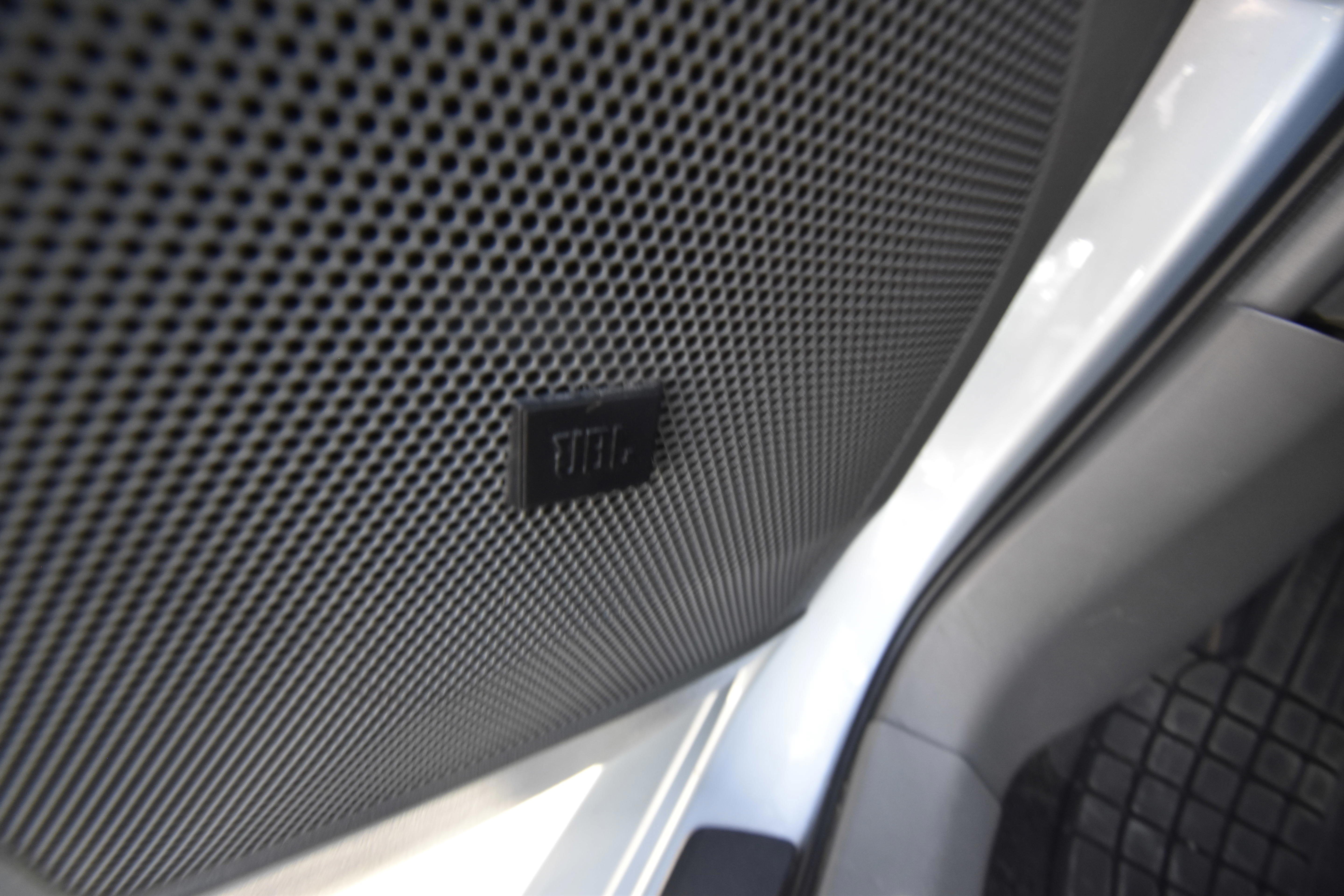 Used 2014 Toyota Prius V Five FWD image 9