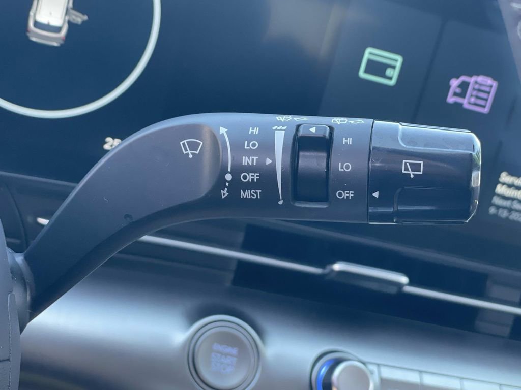 Certified 2025 Hyundai Kona SEL image 17