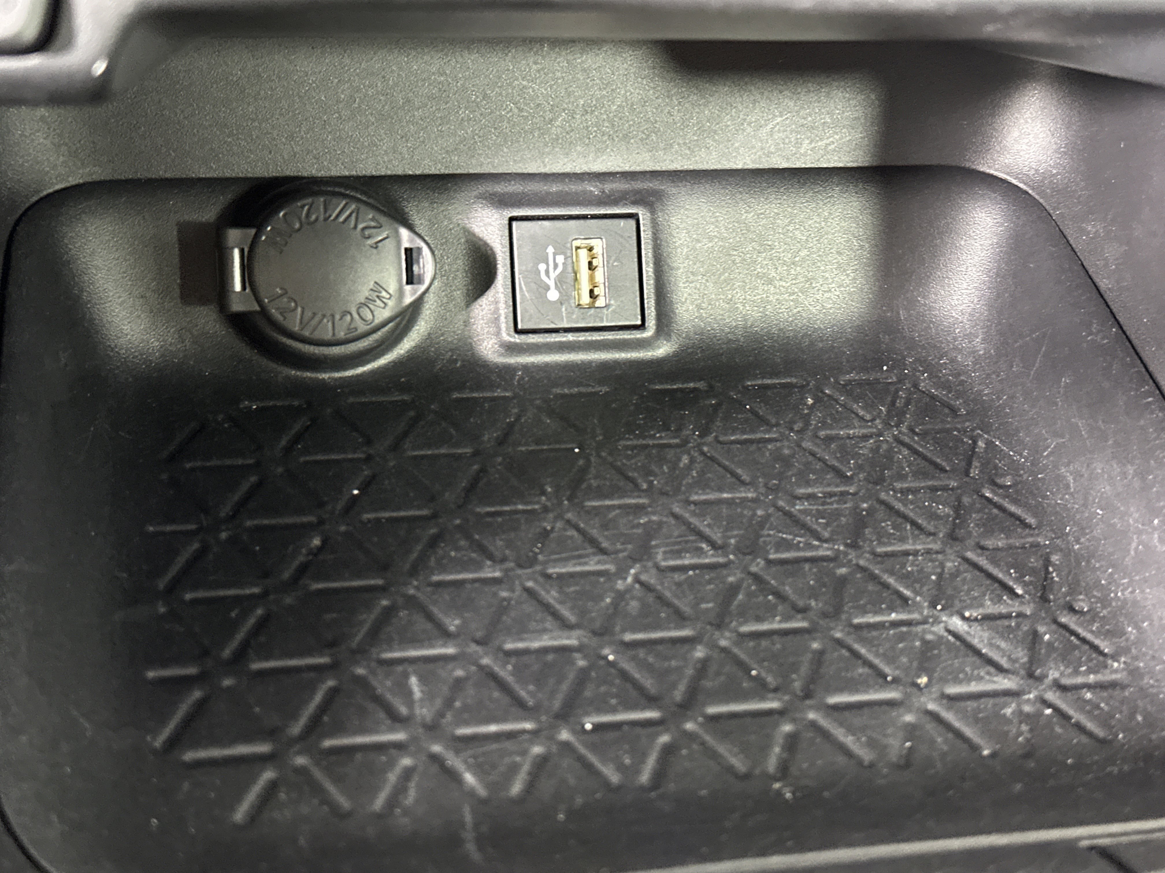 Used 2024 Toyota RAV4 LE image 22