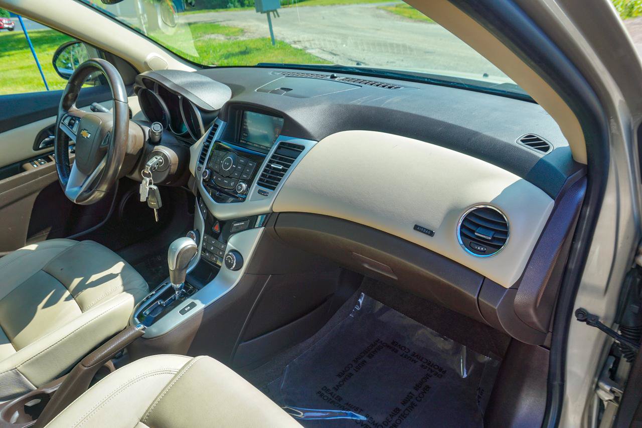 Used 2014 Chevrolet Cruze LT FWD image 23