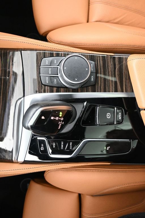 Used 2023 BMW 540i xDrive w/ M Sport Package image 18