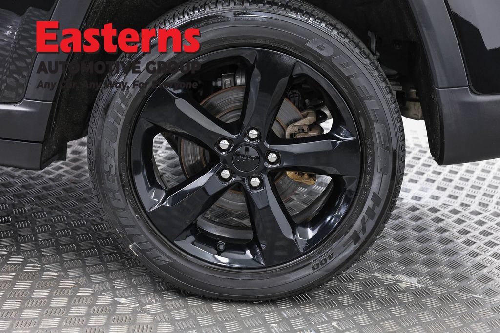 Used 2024 Jeep Grand Cherokee Altitude AWD/4WD image 33