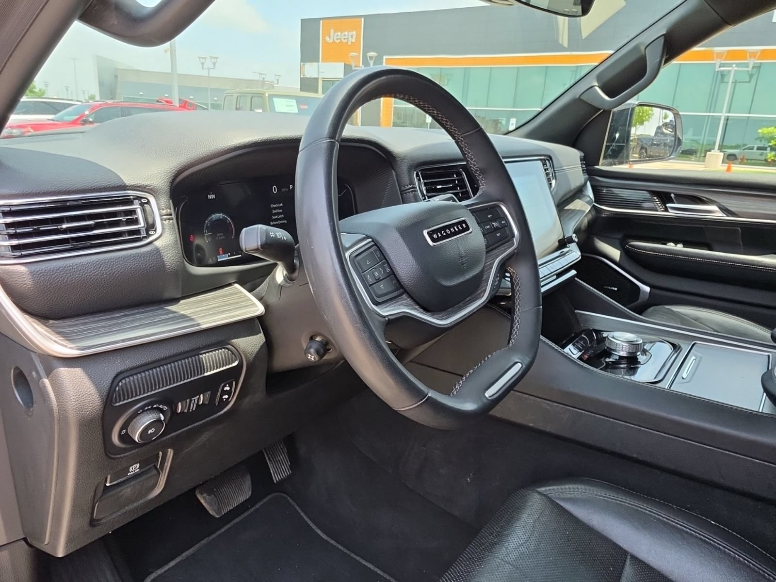 Used 2024 Jeep Wagoneer Series II w/ Flexible Seating Group RWD image 11