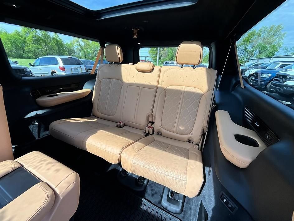 New 2026 Jeep Grand Wagoneer L Summit AWD/4WD image 43