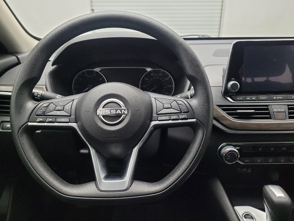 Used 2024 Nissan Altima 2.5 SV image 22