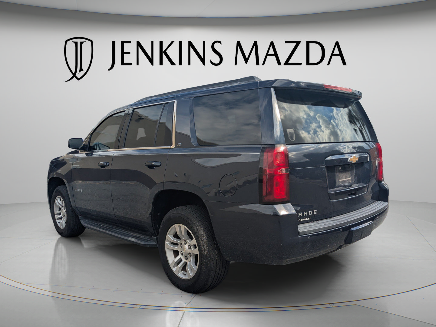 Used 2019 Chevrolet Tahoe LT w/ Luxury Package AWD/4WD image 5