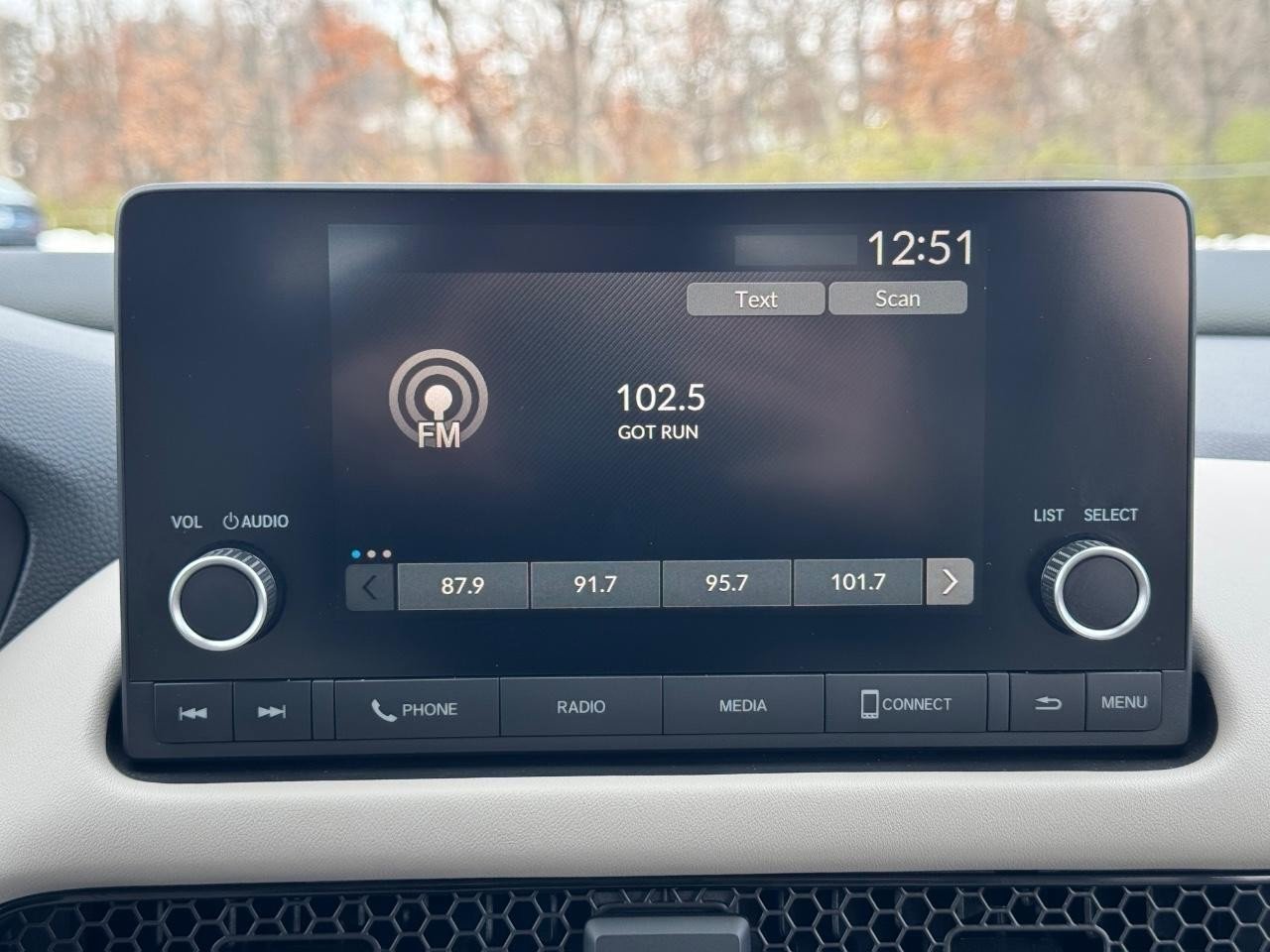 Used 2023 Honda HR-V LX image 13