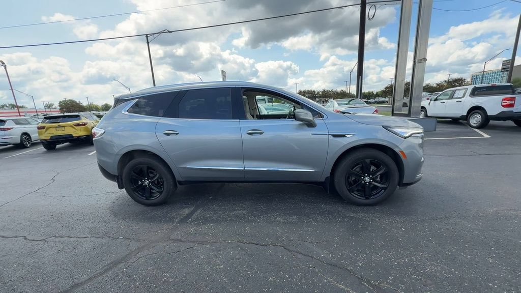 Used 2024 Buick Enclave Essence w/ Experience Buick Package AWD/4WD image 9