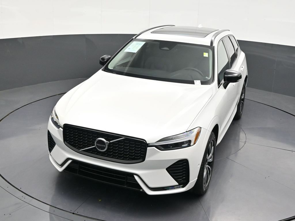 Used 2024 Volvo XC60 B5 Plus image 25