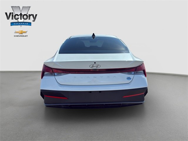 Used 2025 Hyundai Elantra SE w/ Cargo Package image 7