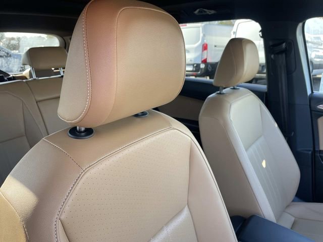 Used 2023 Volkswagen Tiguan SE R-Line image 36