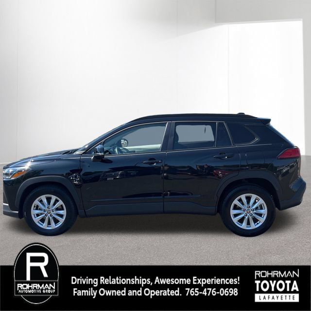 Used 2023 Toyota Corolla Cross LE w/ Moonroof Package AWD/4WD image 2