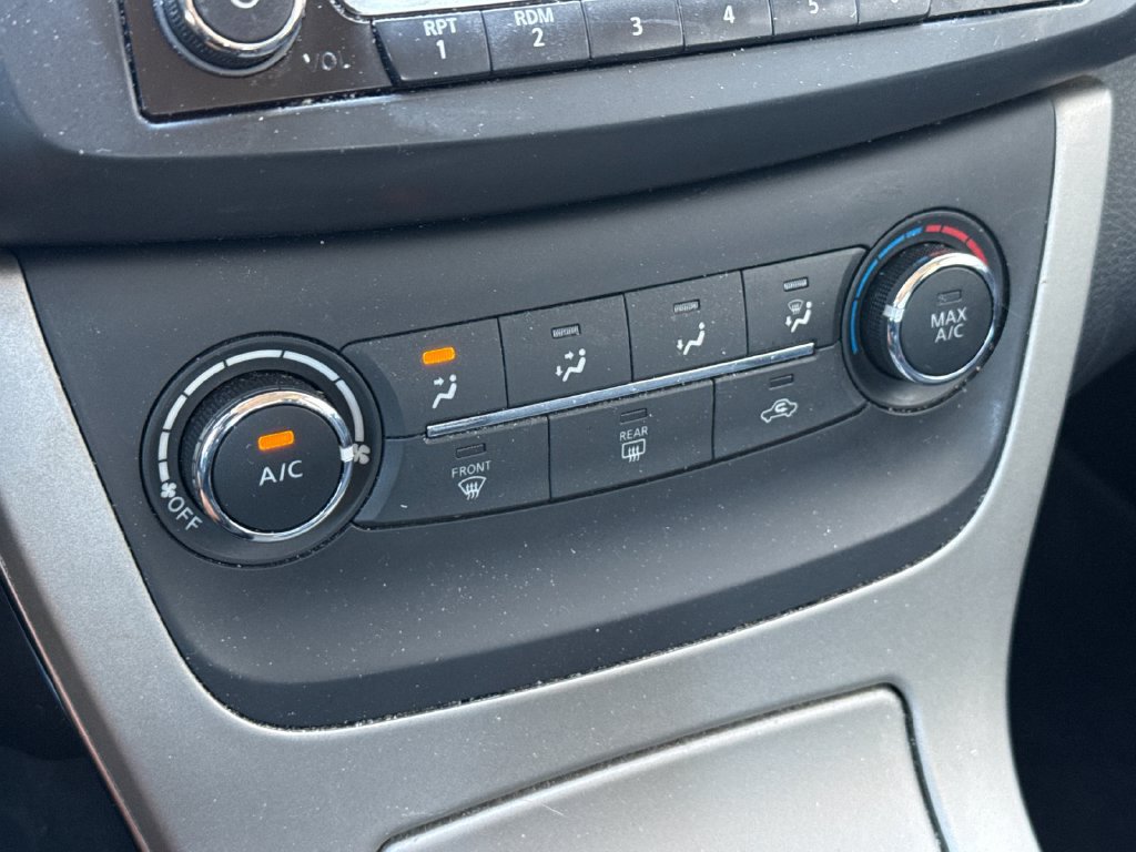 Used 2015 Nissan Sentra SV FWD image 19