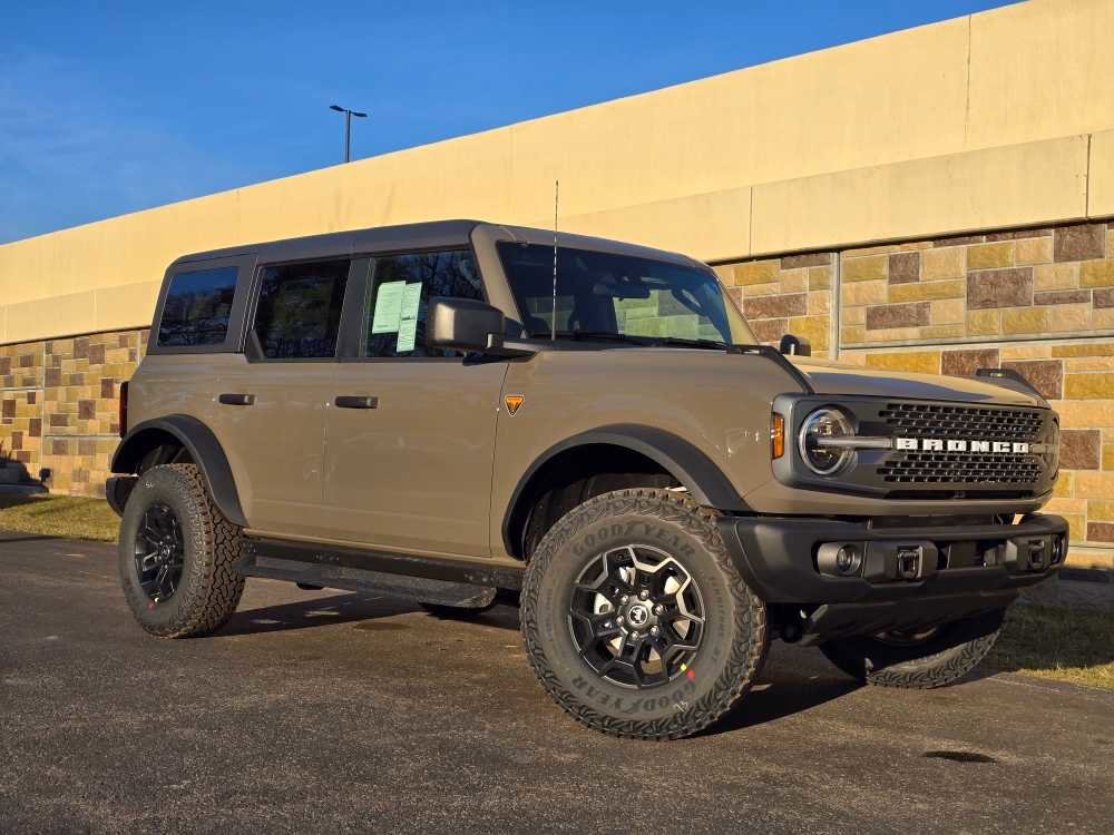 New 2026 Ford Bronco Badlands image 3