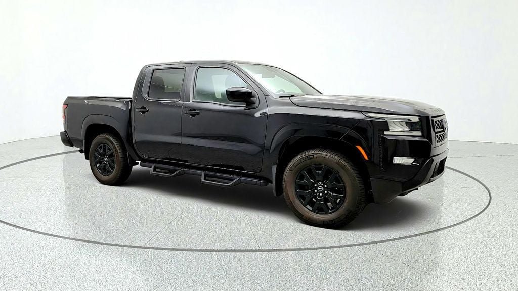 Used 2023 Nissan Frontier SV w/ Midnight Edition Package AWD/4WD image 3