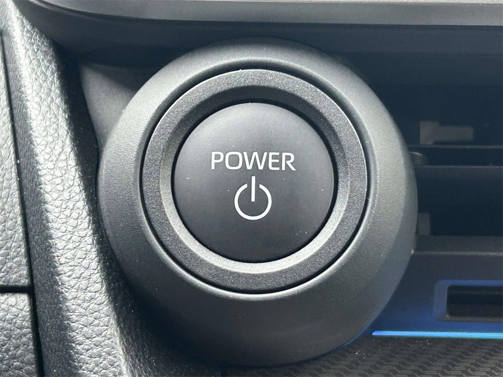 Used 2025 Toyota Prius XLE image 30