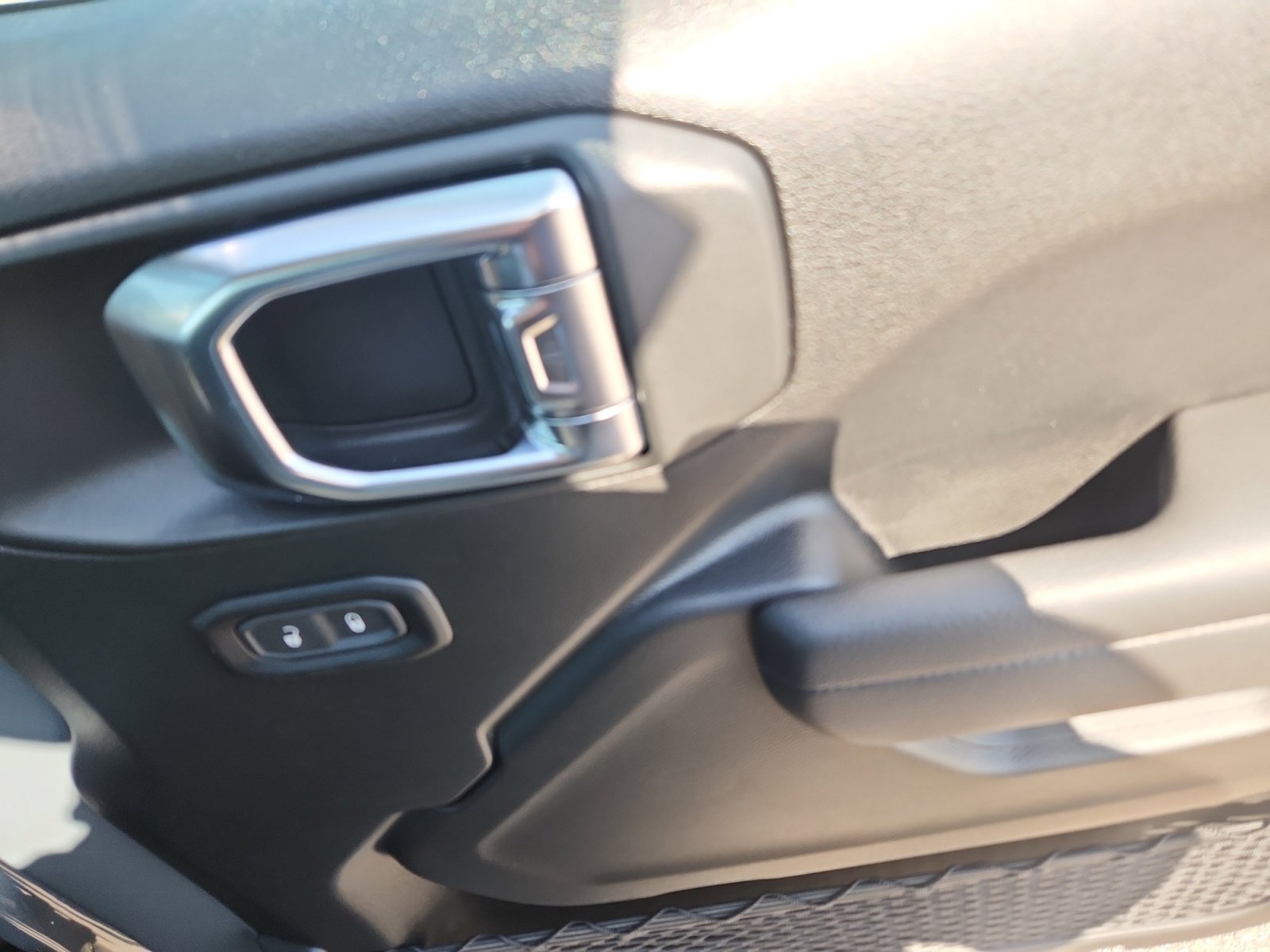 New 2025 Jeep Gladiator Sport image 17