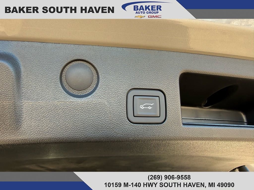 New 2026 GMC Terrain AT4 w/ Technology Package II AWD/4WD image 8