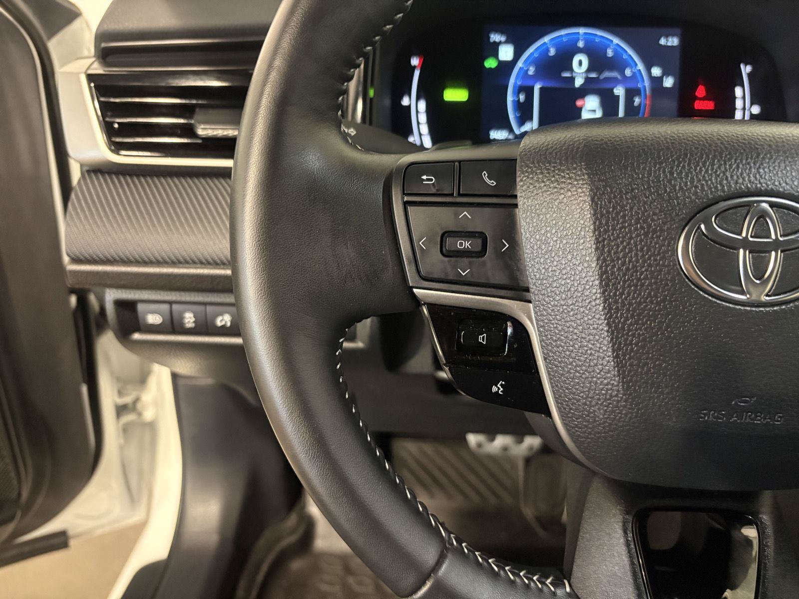 Used 2025 Toyota Camry SE FWD image 20