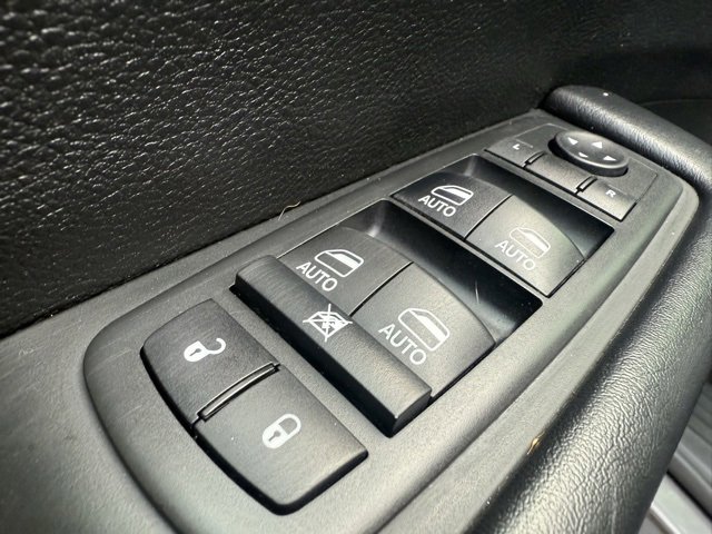 Used 2018 Chrysler Pacifica Touring-L Plus w/ S Appearance Package image 9