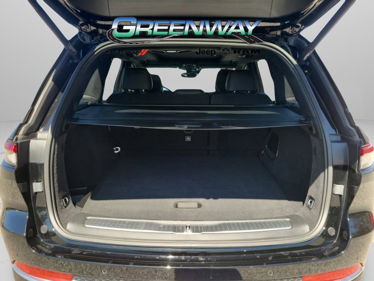 Used 2024 Jeep Grand Cherokee Summit image 7