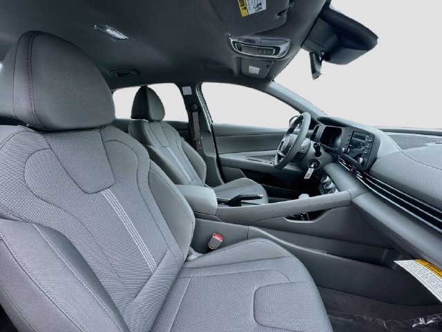 New 2026 Hyundai Elantra SE FWD image 25