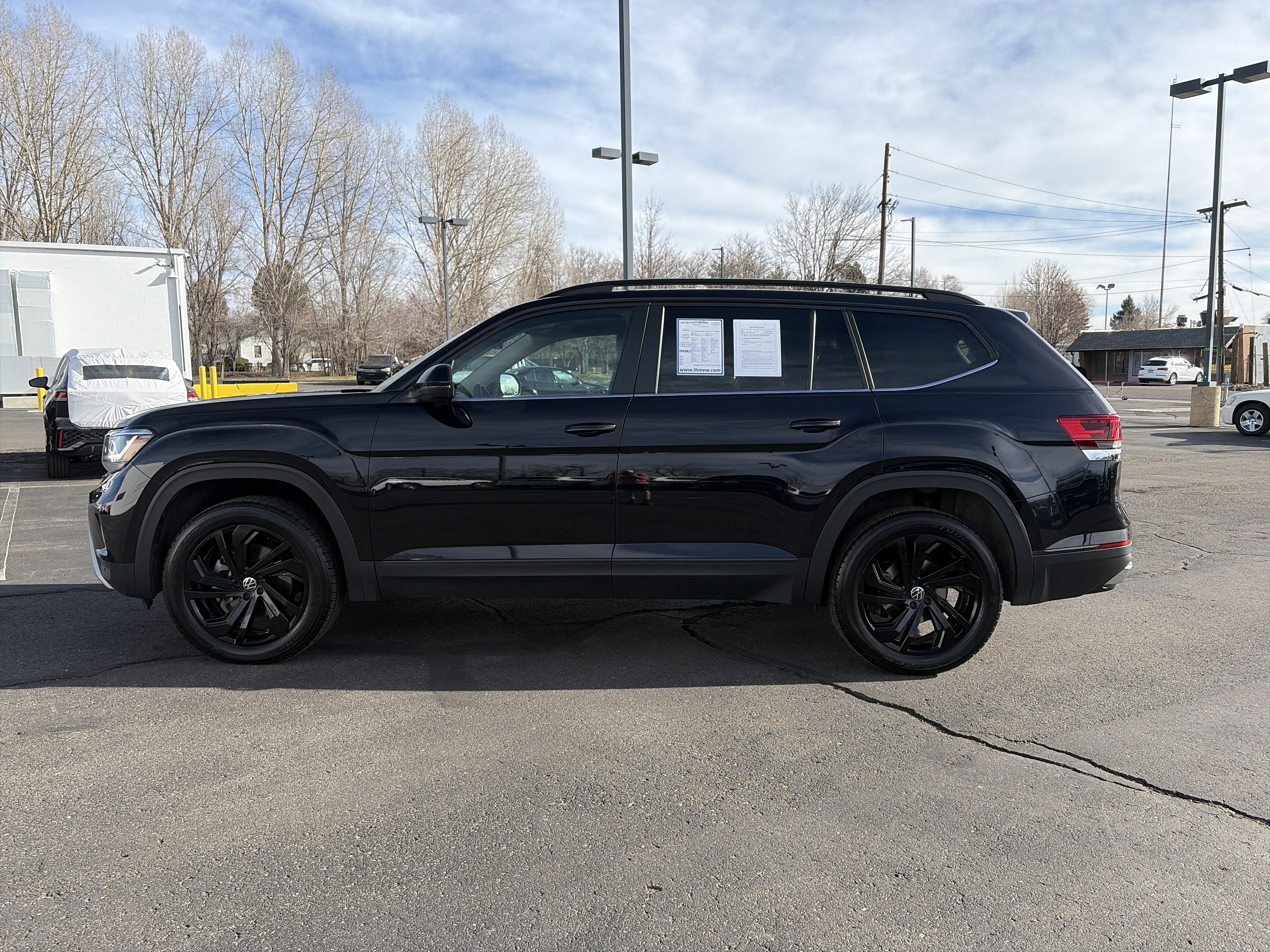 Used 2023 Volkswagen Atlas SE w/ Panoramic Sunroof Package image 8