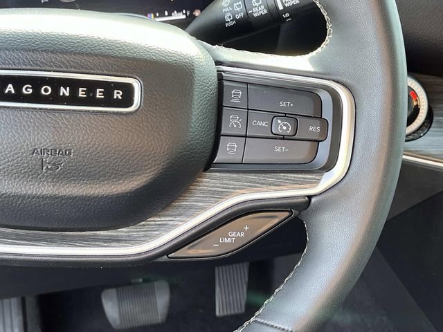 Used 2024 Jeep Wagoneer Series III AWD/4WD image 33