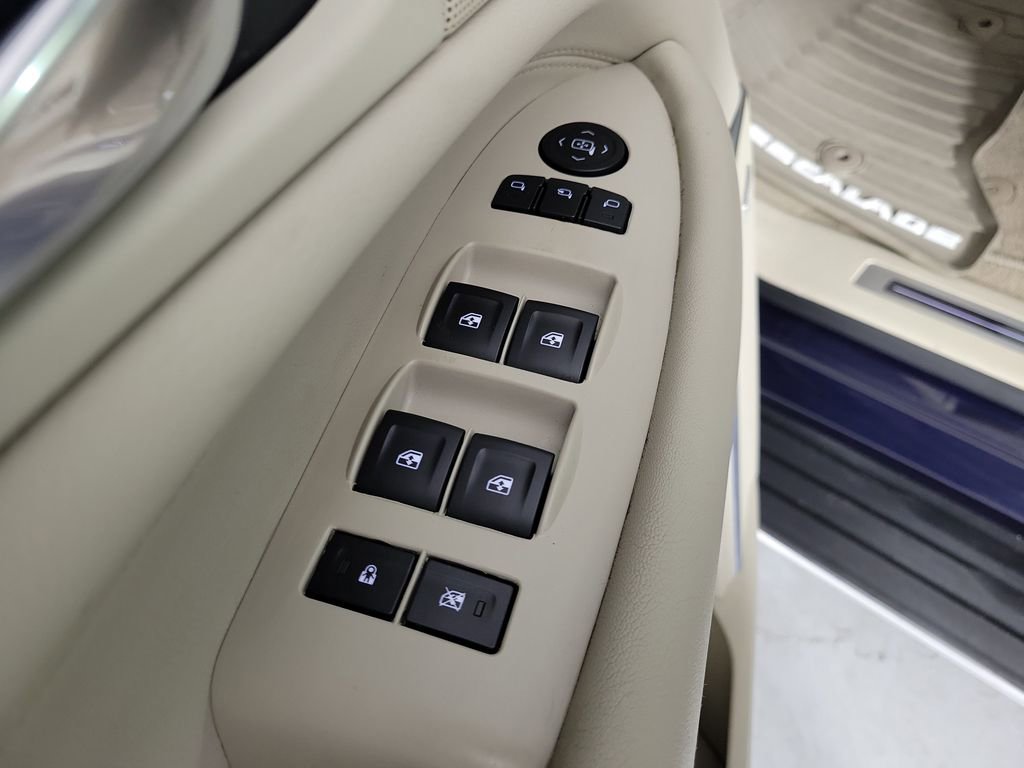 Used 2020 Cadillac Escalade Luxury w/ LPO, Radiant Package image 20