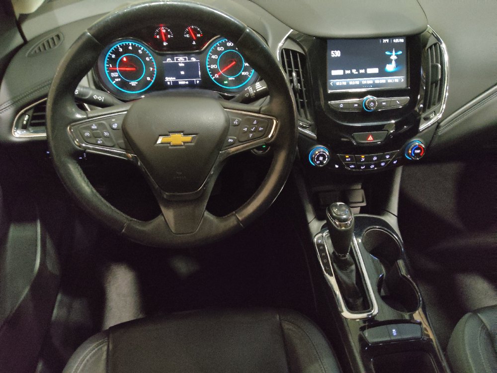 Used 2018 Chevrolet Cruze Premier FWD image 22
