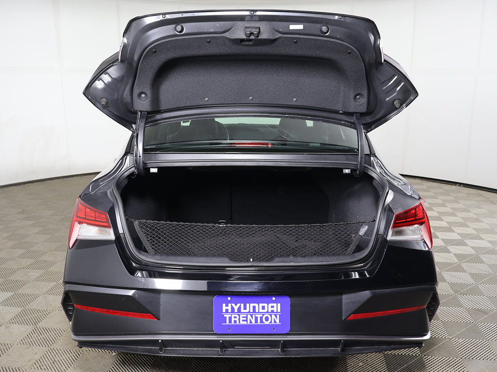 Certified 2026 Hyundai Elantra SEL Sport Premium w/ Cargo Package FWD image 17
