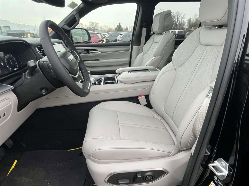 New 2026 Jeep Grand Wagoneer L 4WD image 11