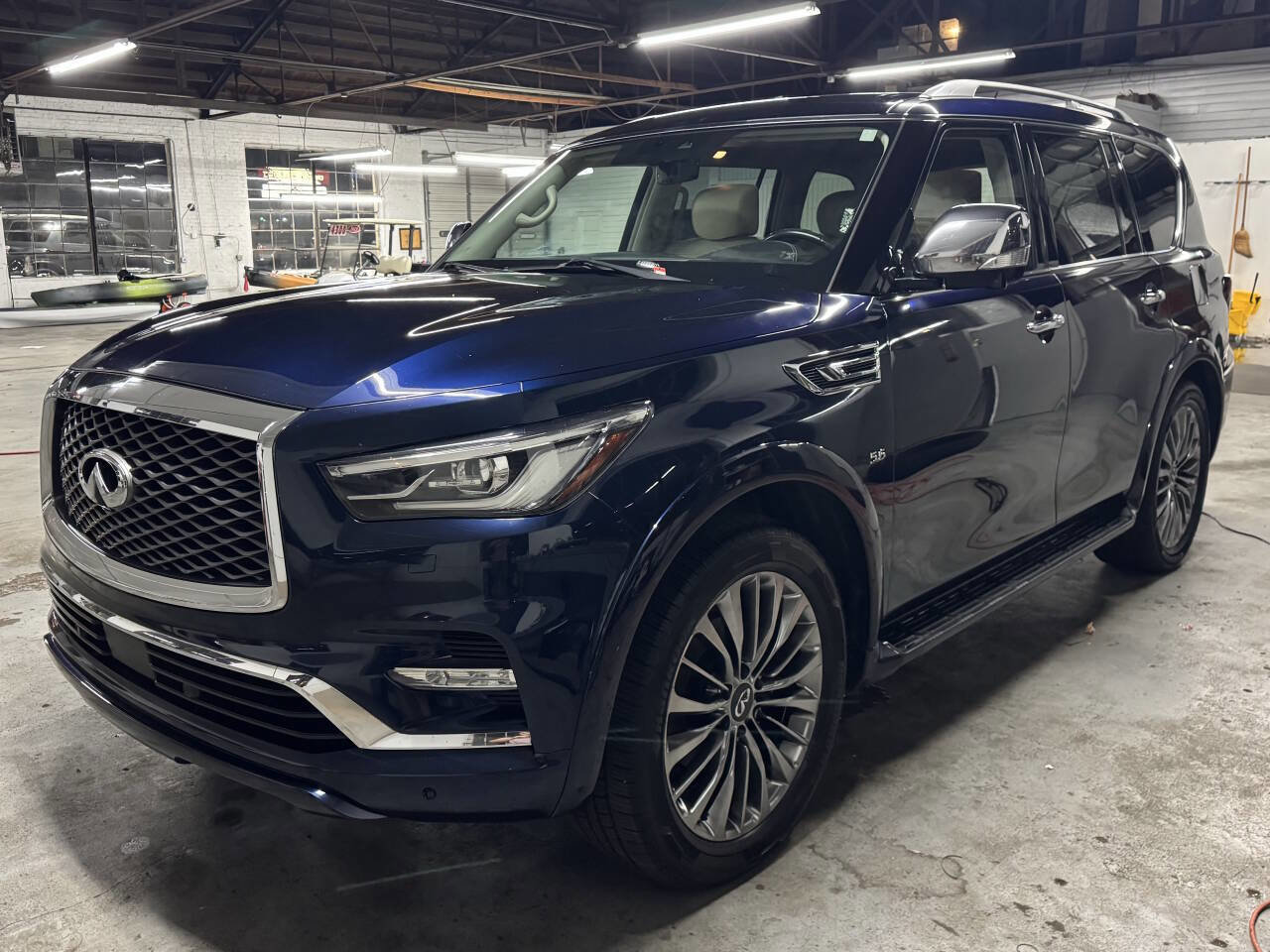 Used 2019 INFINITI QX80 Luxe image 1