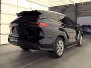 Used 2023 Toyota Highlander Limited FWD image 4