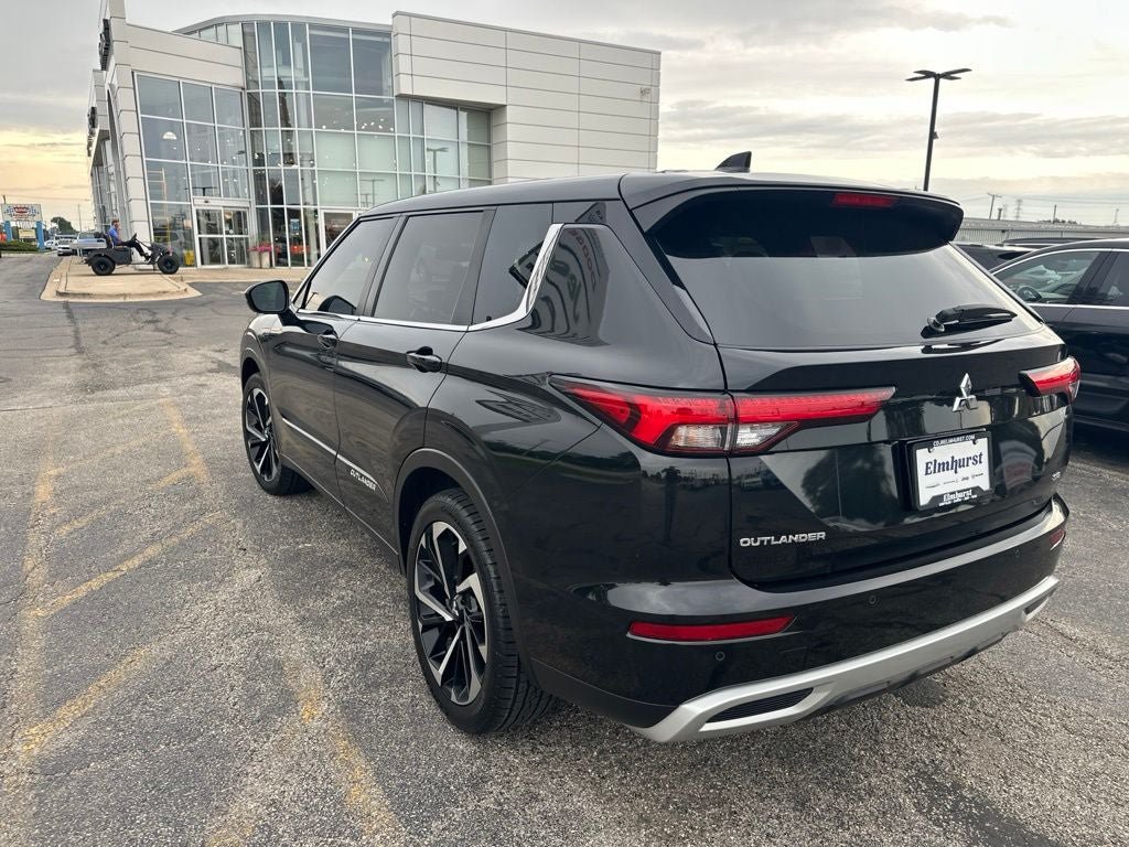 Used 2024 Mitsubishi Outlander AWD image 9