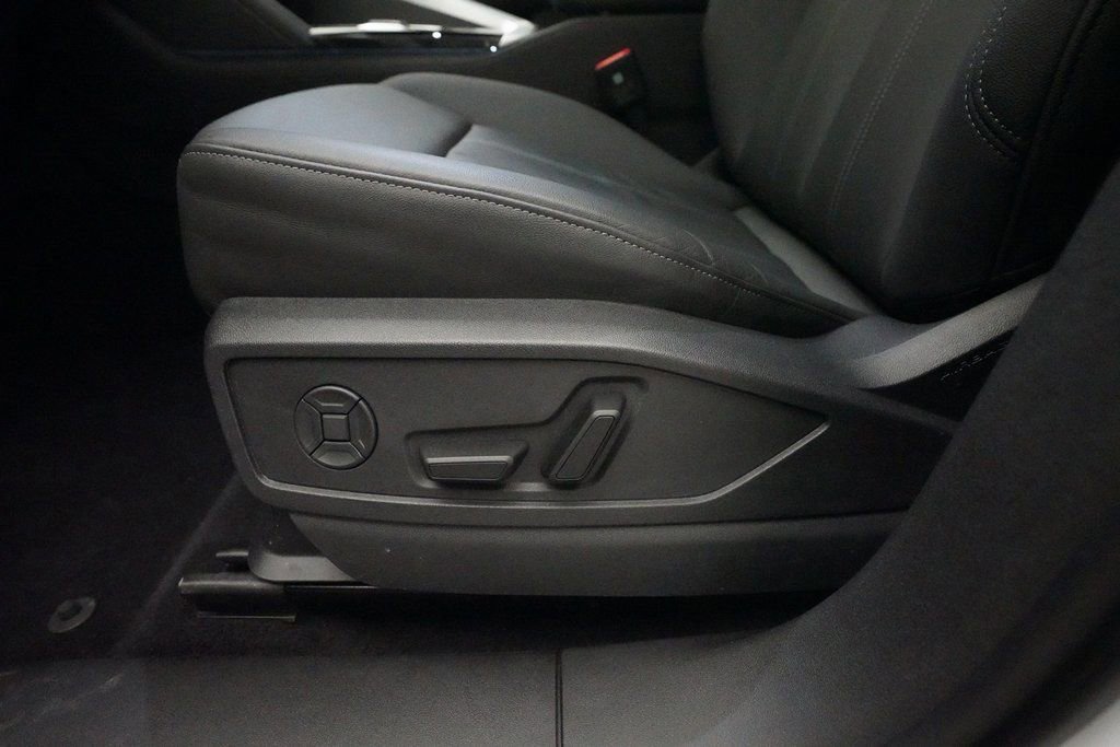 Used 2025 Audi Q5 Premium Plus w/ Premium Plus image 30