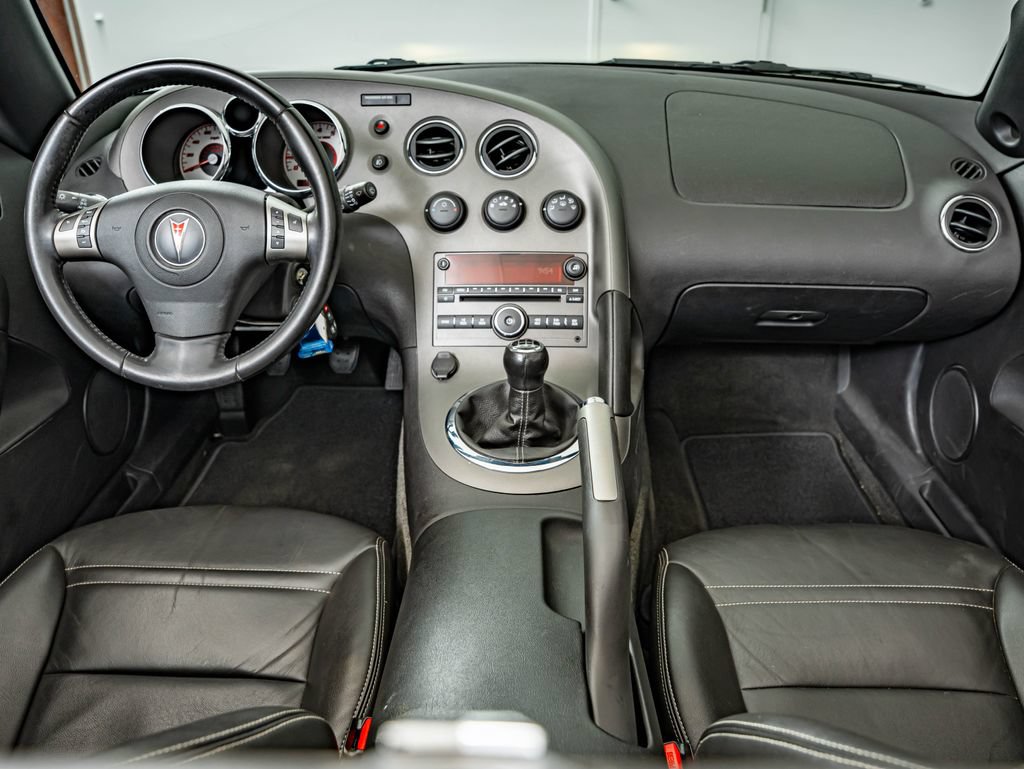 Used 2006 Pontiac Solstice Convertible w/ Premium Package RWD image 23