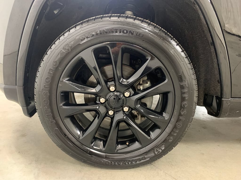 Used 2020 Jeep Grand Cherokee Altitude AWD/4WD image 21
