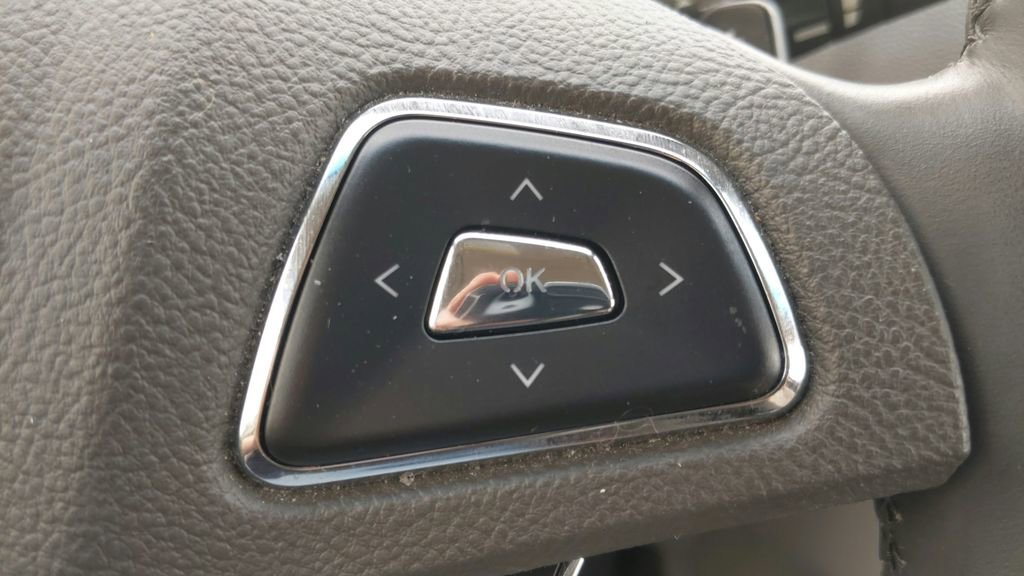 Used 2016 Lincoln MKX Reserve w/ Luxury Package image 23