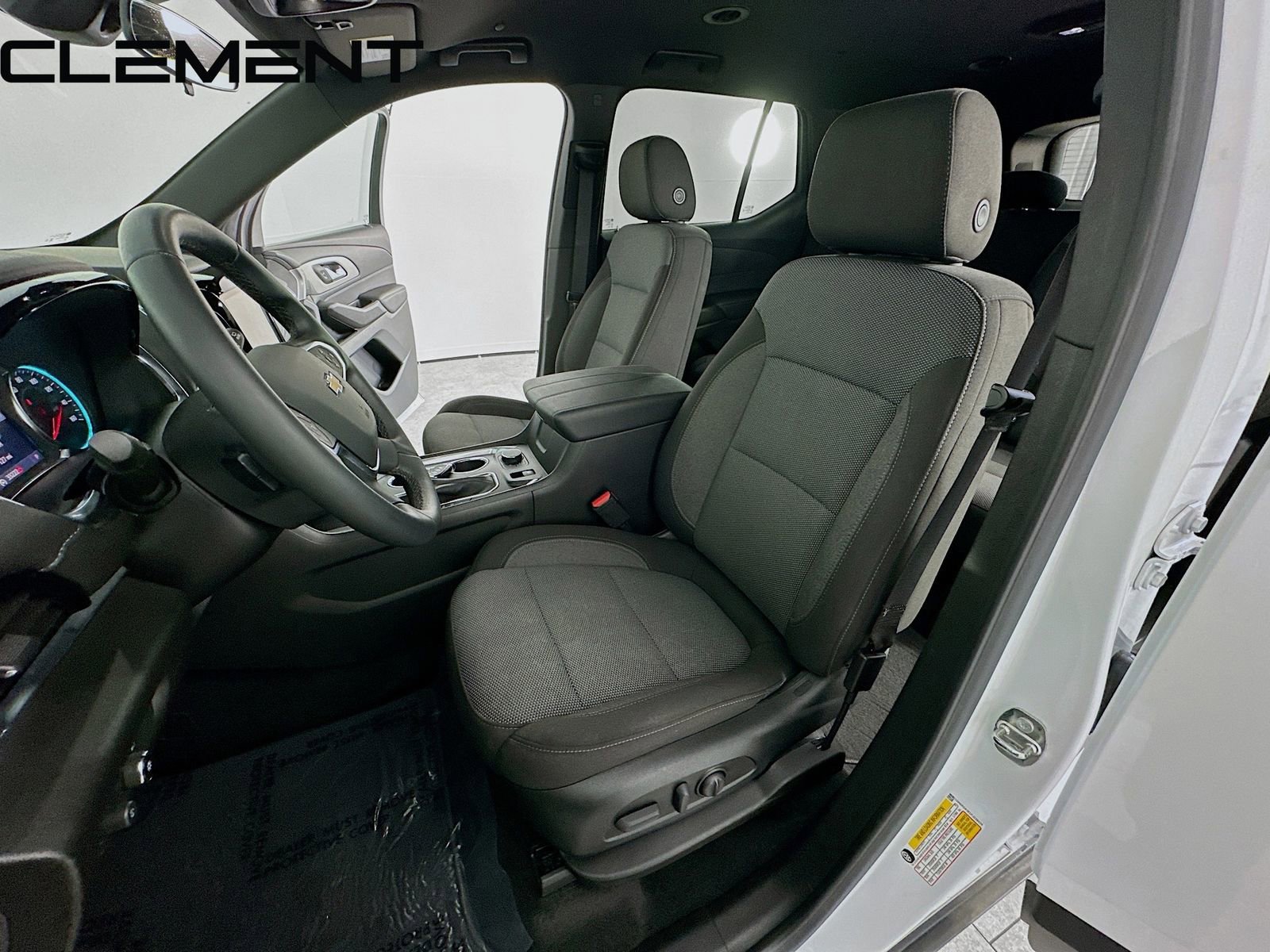 Used 2023 Chevrolet Traverse LT FWD image 29