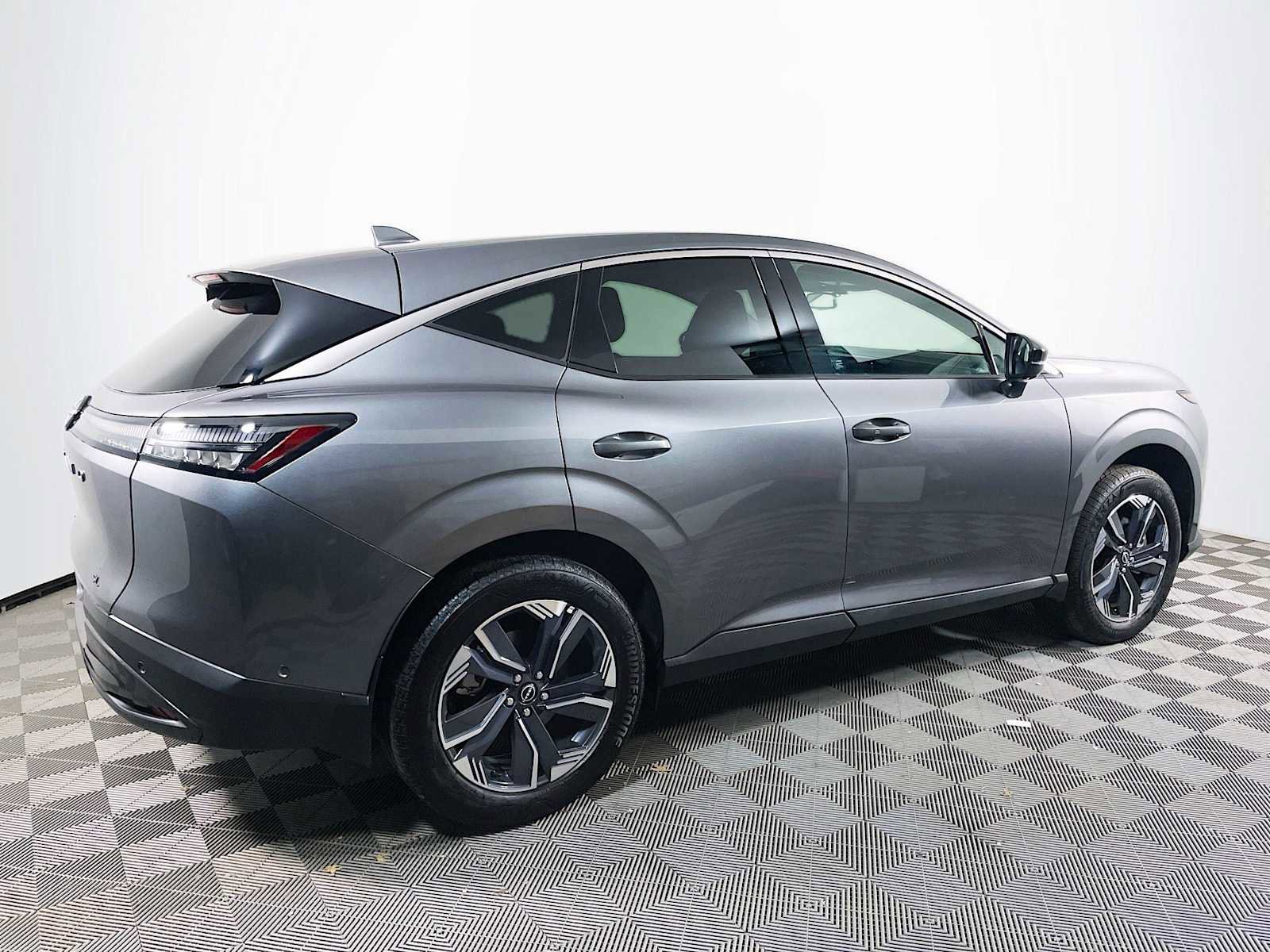 Used 2025 Nissan Murano SL w/ Cargo Package image 4